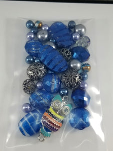 Midnight Blue Hoot _ Assorted beads Mixed JG67